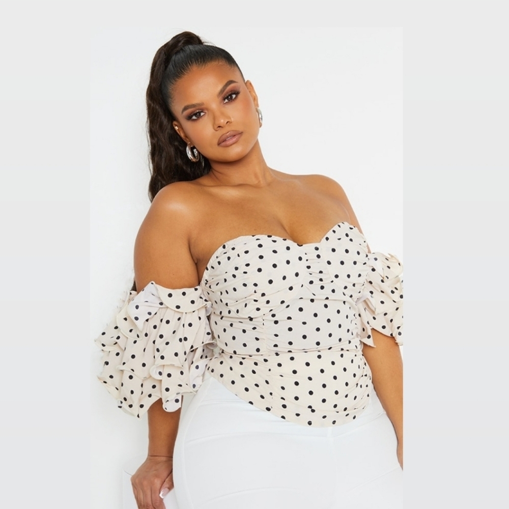 Pretty Little Thing Plus Cream Polka Dot Ruffle Puff Sleeve Bardot Crop Top